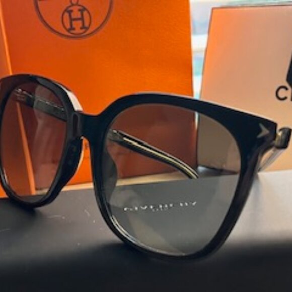 Givenchy GV7085/F/S  Sunglasses - Picture 4 of 9